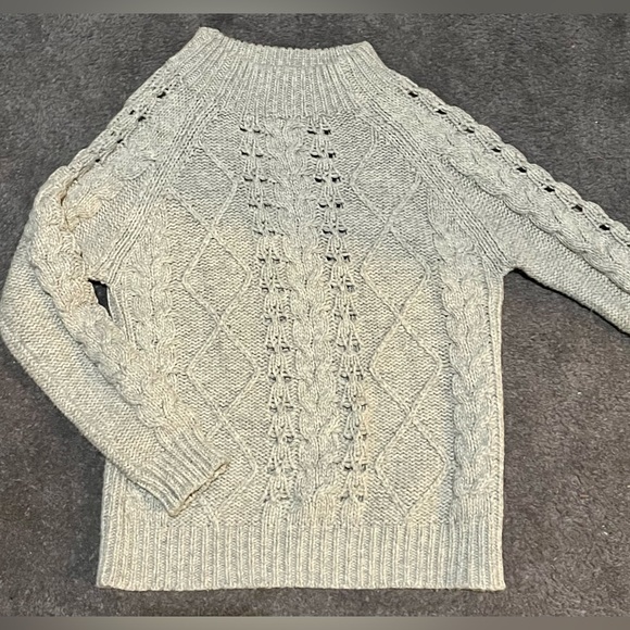 J CREW CABLE KNIT SWEATER - Picture 3 of 4